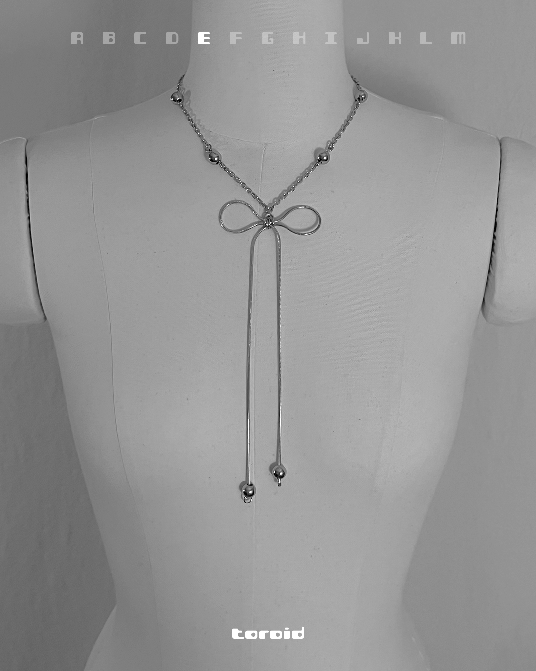 Bow Necklace