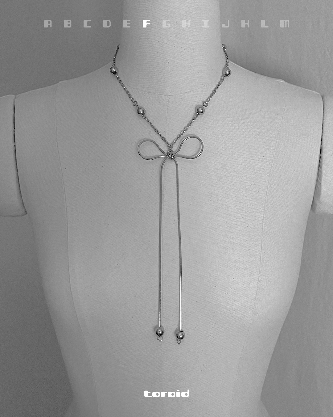 Bow Necklace