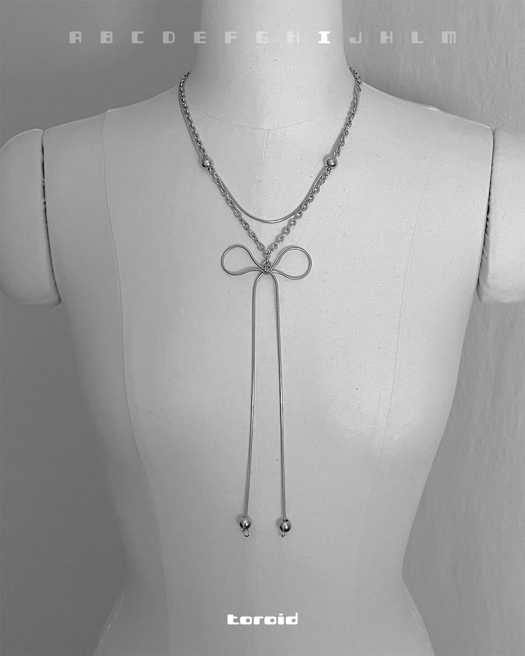 Bow Necklace
