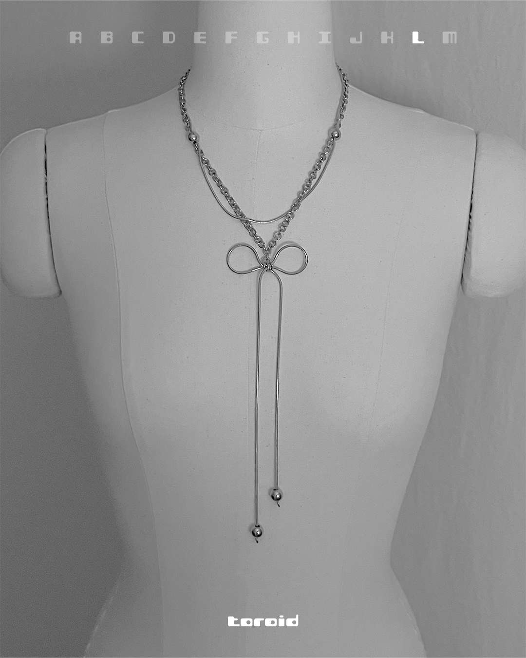 Bow Necklace